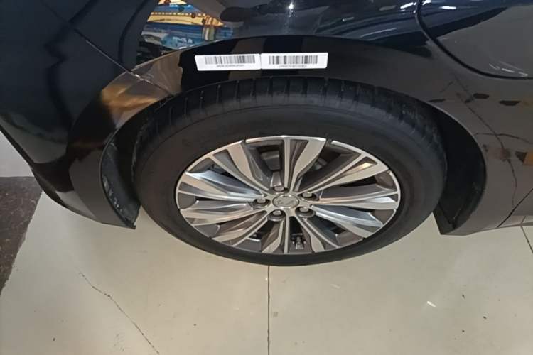 Used Hongqi E-QM5 2023 620km PLUS Left Front Wheel Hub