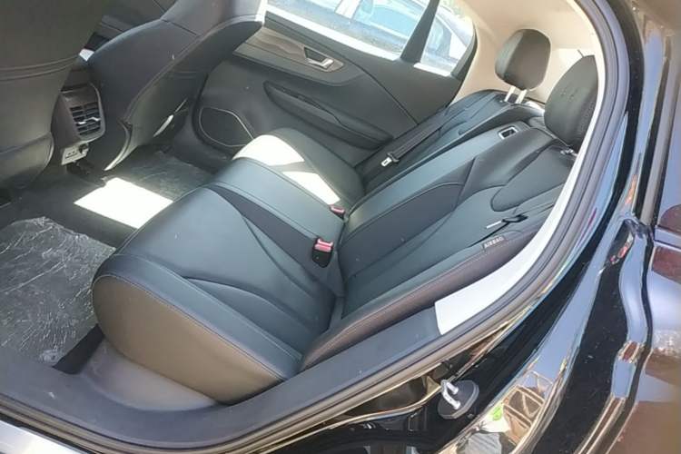 Used Hongqi E-QM5 2023 Revised Version Basic Travel Edition Left Rear Seat