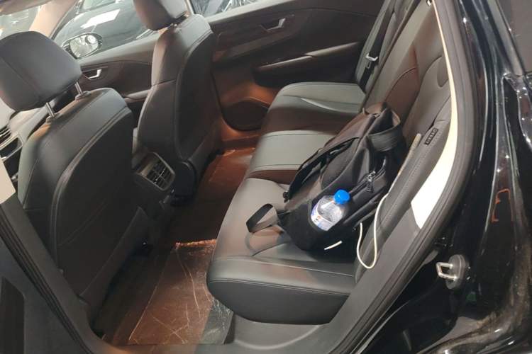 Used Hongqi E-QM5 2023 Revised Version Basic Travel Edition Left Rear Seat