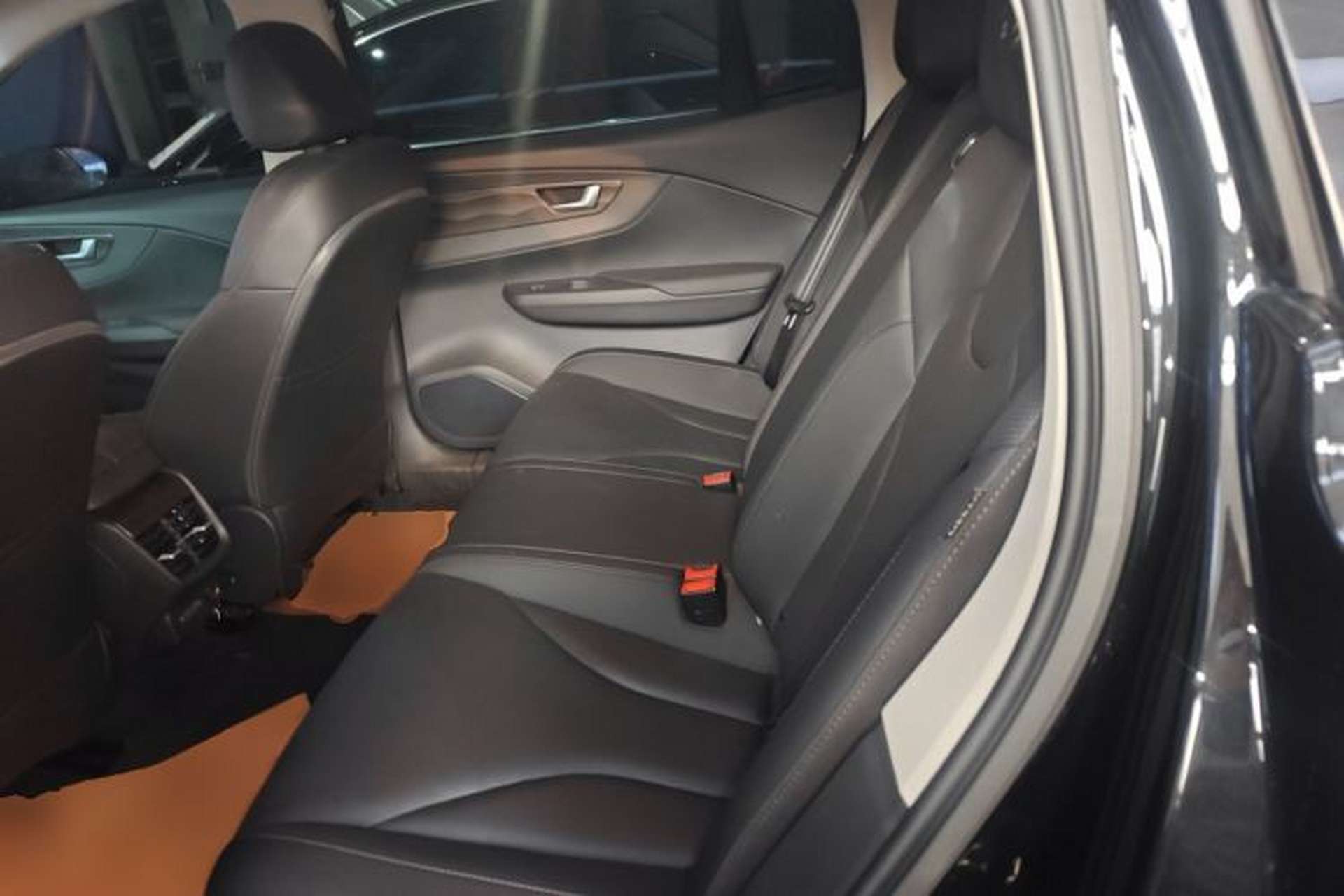 Used Hongqi E-QM5 2023 Revised Version Basic Travel Edition Left Rear Seat