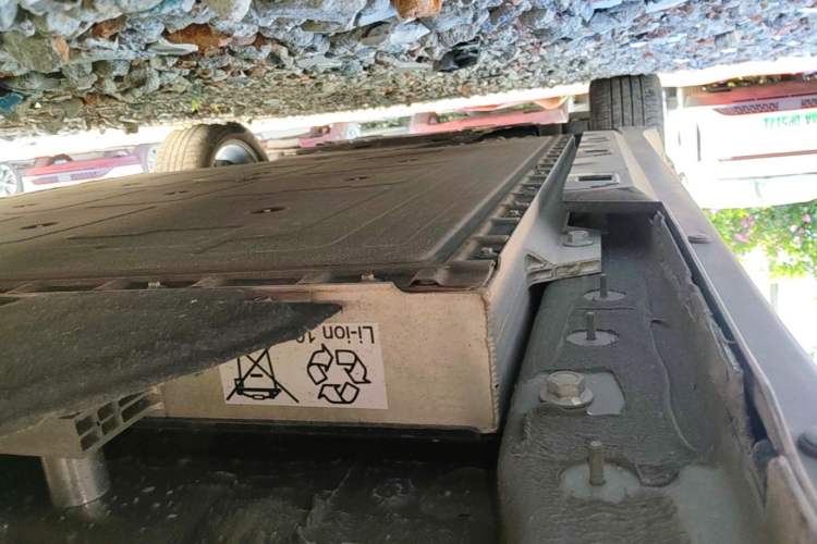 Used Hongqi E-QM5 2023 Revised Version Basic Travel Edition Left Side Sill