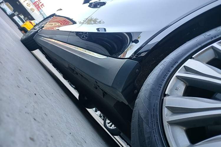 Used Hongqi E-QM5 2023 620km PLUS Left Side Sill