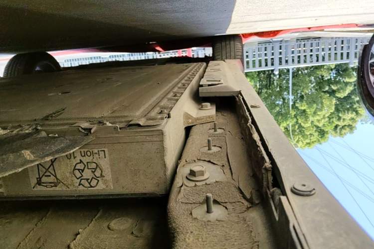 Used Hongqi E-QM5 2023 Revised Version Basic Travel Edition Left Side Sill