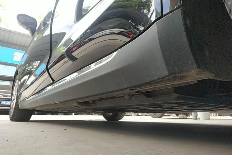 Used Hongqi E-QM5 2023 620km PLUS Left Side Sill