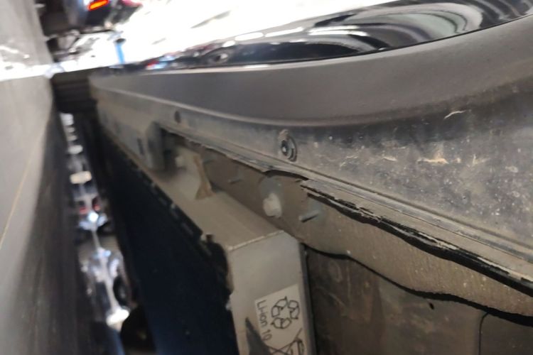 Used Hongqi E-QM5 2023 Revised Version Basic Travel Edition Left Side Sill