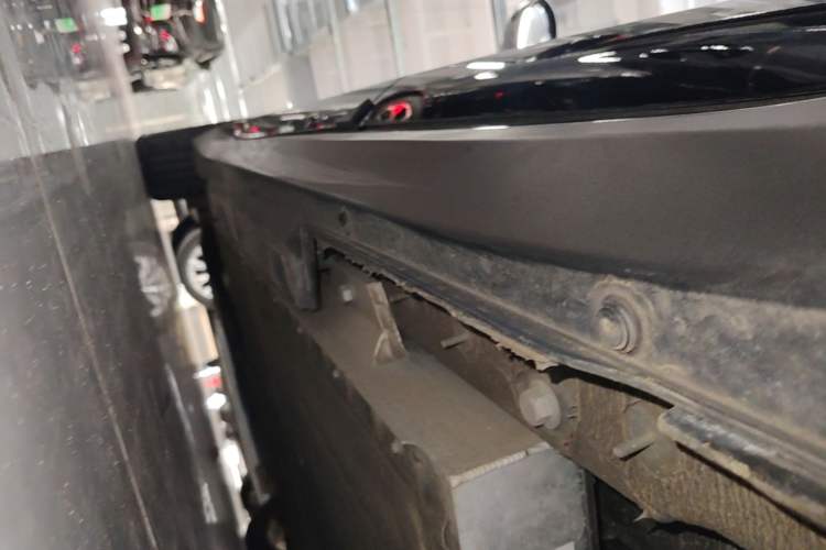 Used Hongqi E-QM5 2023 Revised Version Basic Travel Edition Left Side Sill