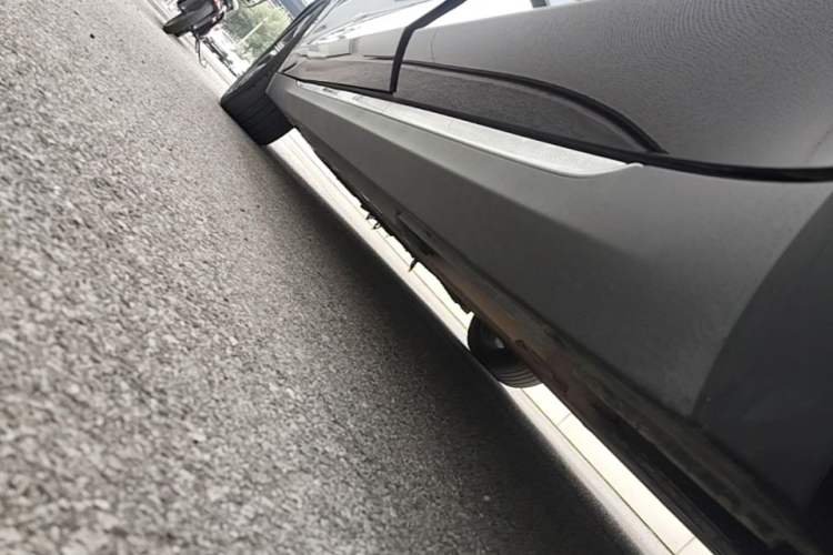 Used Hongqi E-QM5 2023 Revised Version Basic Travel Edition Left Side Sill