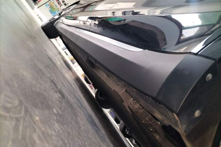 Used Hongqi E-QM5 2023 Revised Version Basic Travel Edition Left Side Sill