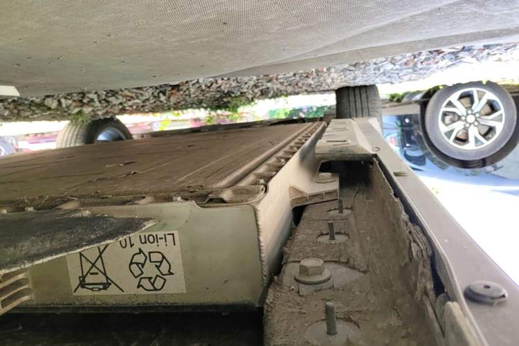 Used Hongqi E-QM5 2023 Revised Version Basic Travel Edition Left Side Sill