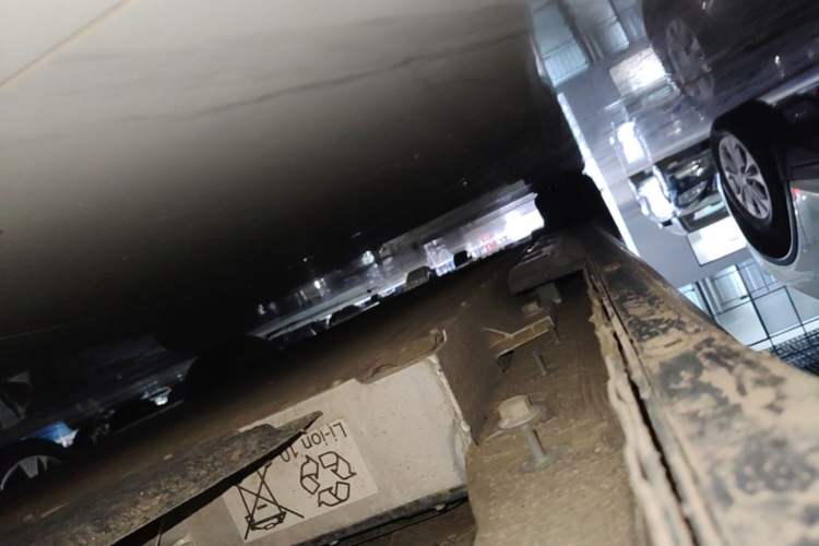 Used Hongqi E-QM5 2023 Revised Version Basic Travel Edition Left Side Sill
