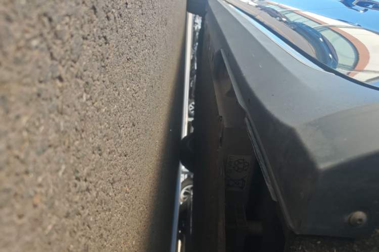 Used Hongqi E-QM5 2023 Revised Version Basic Travel Edition Left Side Sill