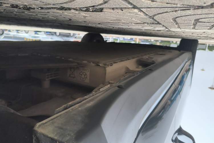 Used Hongqi E-QM5 2023 Base Travel Edition Left Side Sill