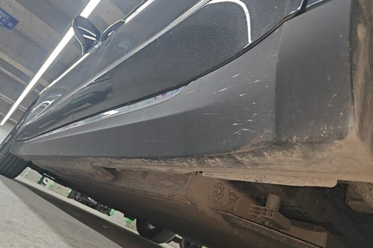 Used Hongqi E-QM5 2023 Revised Version Basic Travel Edition Left Side Sill