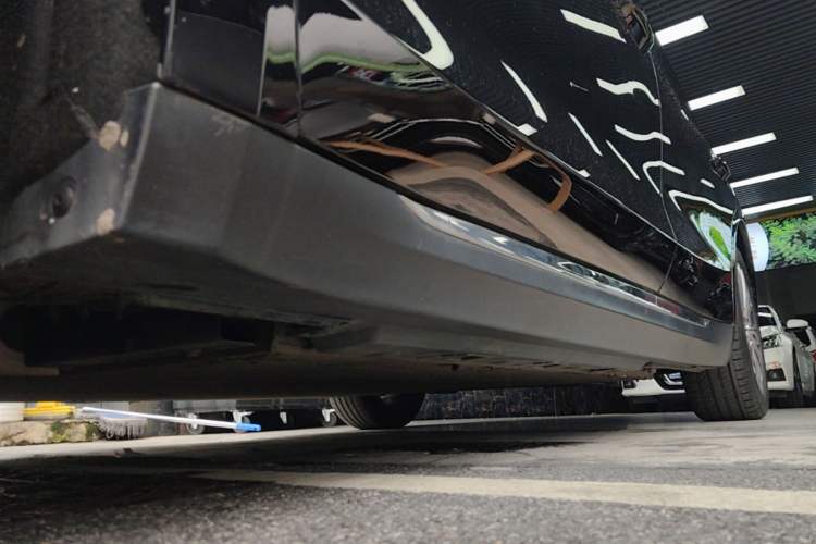Used Hongqi E-QM5 2023 620km PLUS Left Side Sill