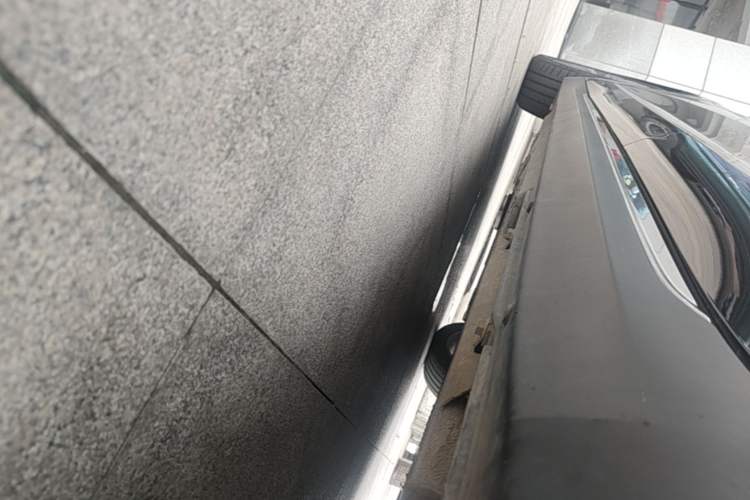 Used Hongqi E-QM5 2023 560km PLUS Left Side Sill