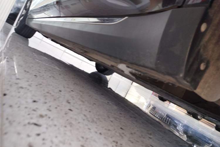Used Hongqi E-QM5 2023 Revised Version Basic Travel Edition Left Side Sill