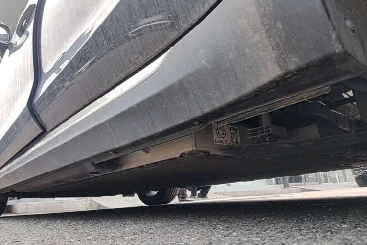 Used Hongqi E-QM5 2023 Base Travel Edition Left Side Sill