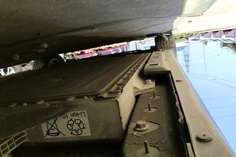 Used Hongqi E-QM5 2023 Revised Version Basic Travel Edition Left Side Sill