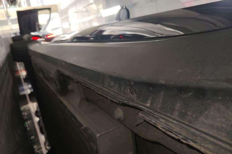 Used Hongqi E-QM5 2023 Revised Version Basic Travel Edition Left Side Sill