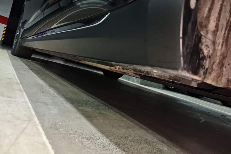 Used Hongqi E-QM5 2023 Revised Version Basic Travel Edition Left Side Sill