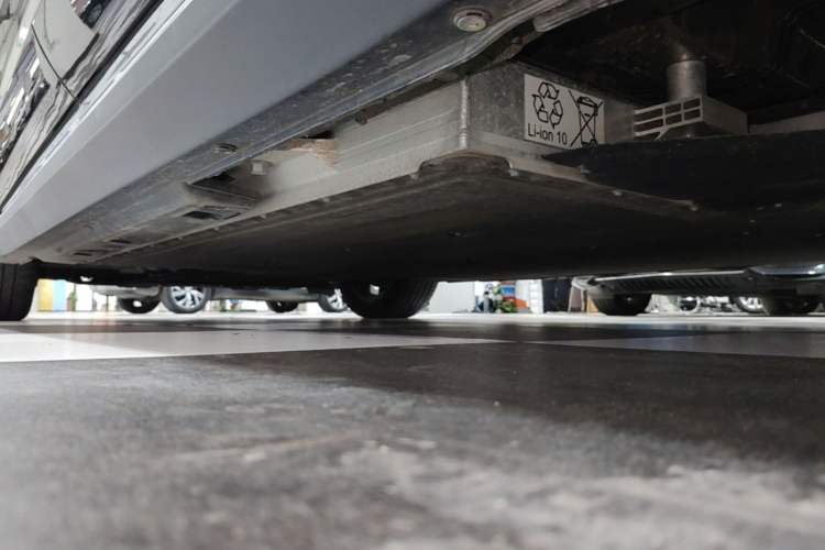 Used Hongqi E-QM5 2023 Revised Version Basic Travel Edition Left Side Sill