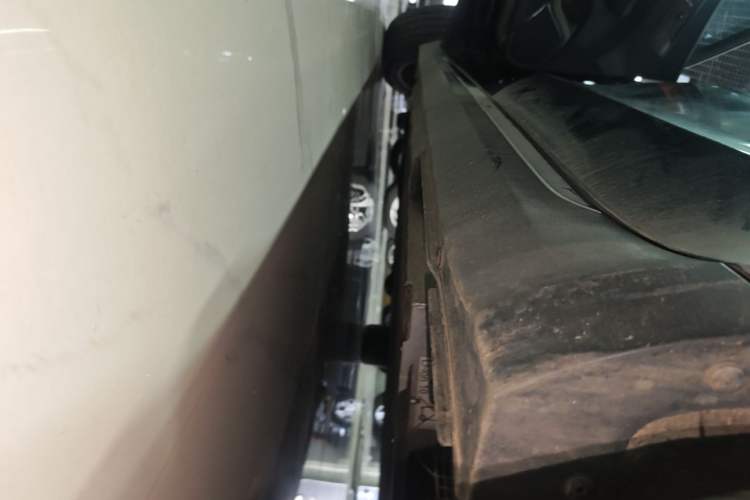 Used Hongqi E-QM5 2023 Revised Version Basic Travel Edition Left Side Sill