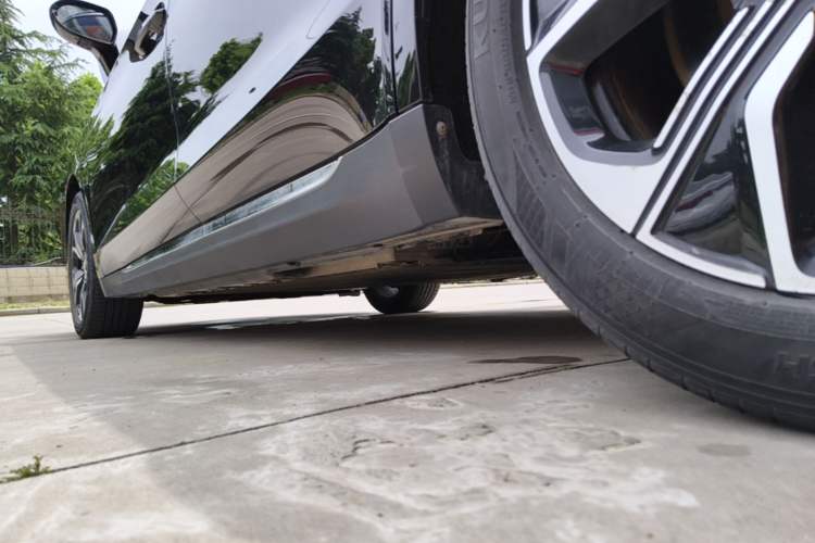 Used Hongqi E-QM5 2023 Revised Version Basic Travel Edition Left Side Sill