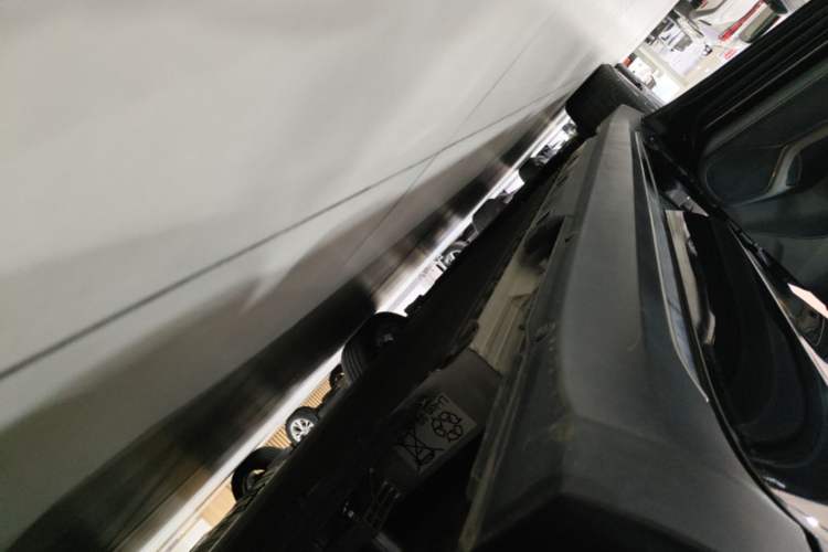 Used Hongqi E-QM5 2023 Revised Version Basic Travel Edition Left Side Sill