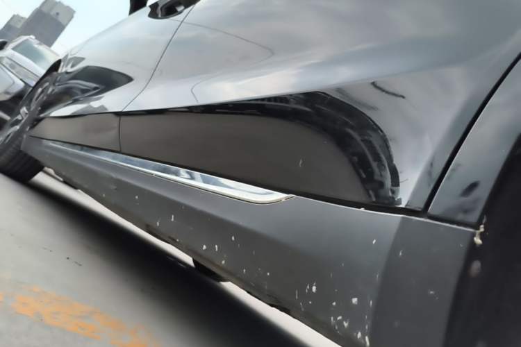 Used Hongqi E-QM5 2023 Revised Version Basic Travel Edition Left Side Sill