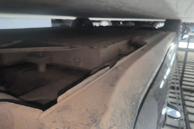 Used Hongqi E-QM5 2023 Revised Version Basic Travel Edition Left Side Sill