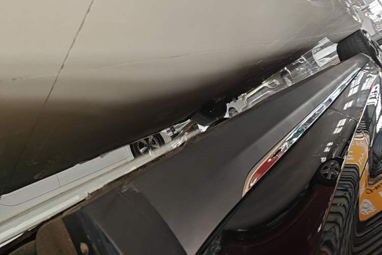 Used Hongqi E-QM5 2023 Revised Version Basic Travel Edition Left Side Sill