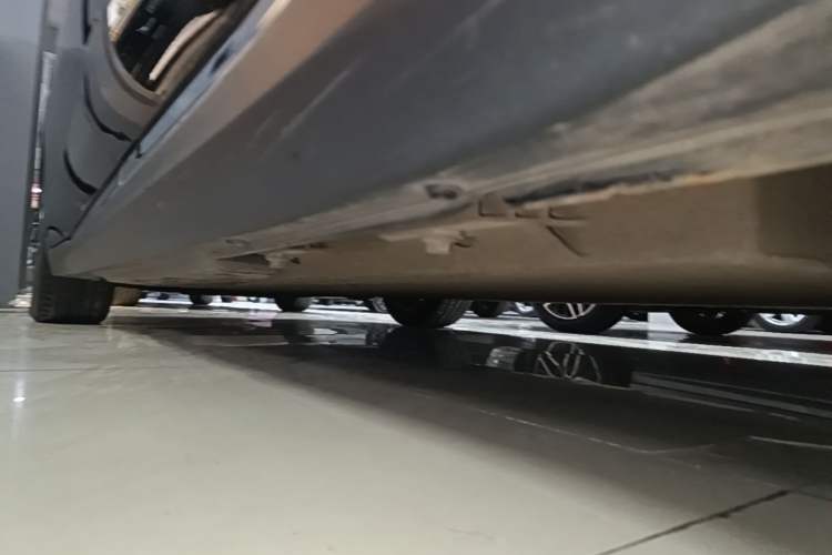 Used Hongqi E-QM5 2023 620km PLUS Left Side Sill