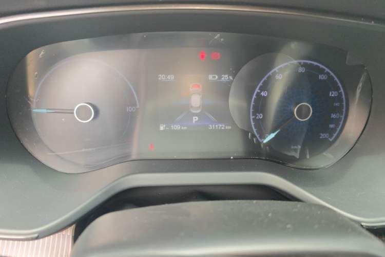 Used Hongqi E-QM5 2023 Revised Version Basic Travel Edition Odometer Close Up