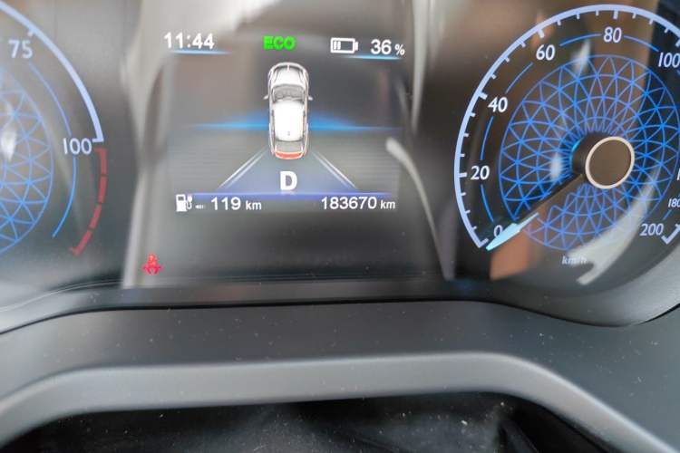 Used Hongqi E-QM5 2023 Revised Version Basic Travel Edition Odometer Close Up