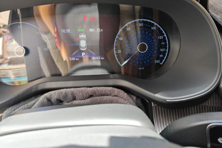 Used Hongqi E-QM5 2023 Base Travel Edition Odometer Close Up