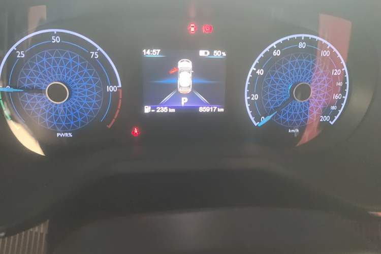 Used Hongqi E-QM5 2023 Base Travel Edition Odometer Close Up