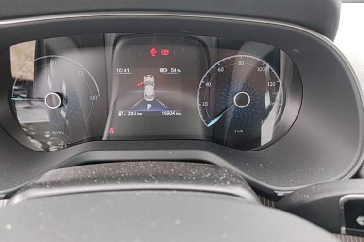 Used Hongqi E-QM5 2023 Revised Version Basic Travel Edition Odometer Close Up