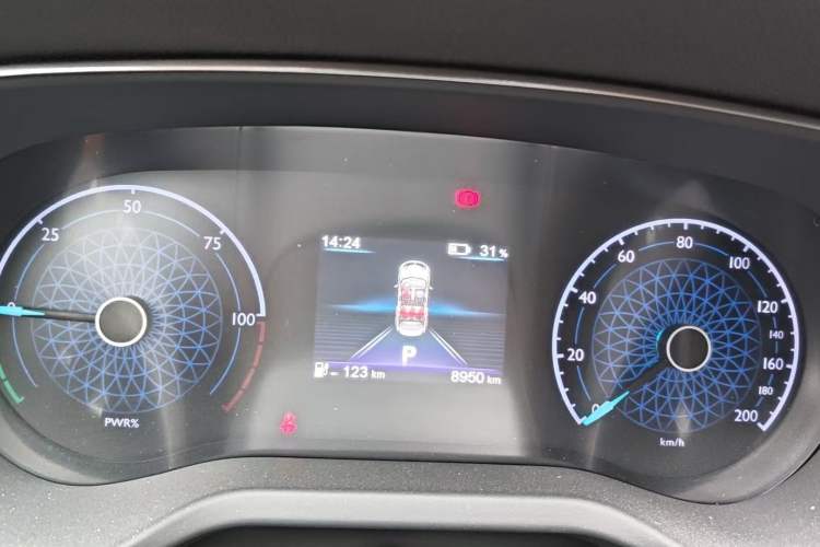 Used Hongqi E-QM5 2023 Revised Version Basic Travel Edition Odometer Close Up