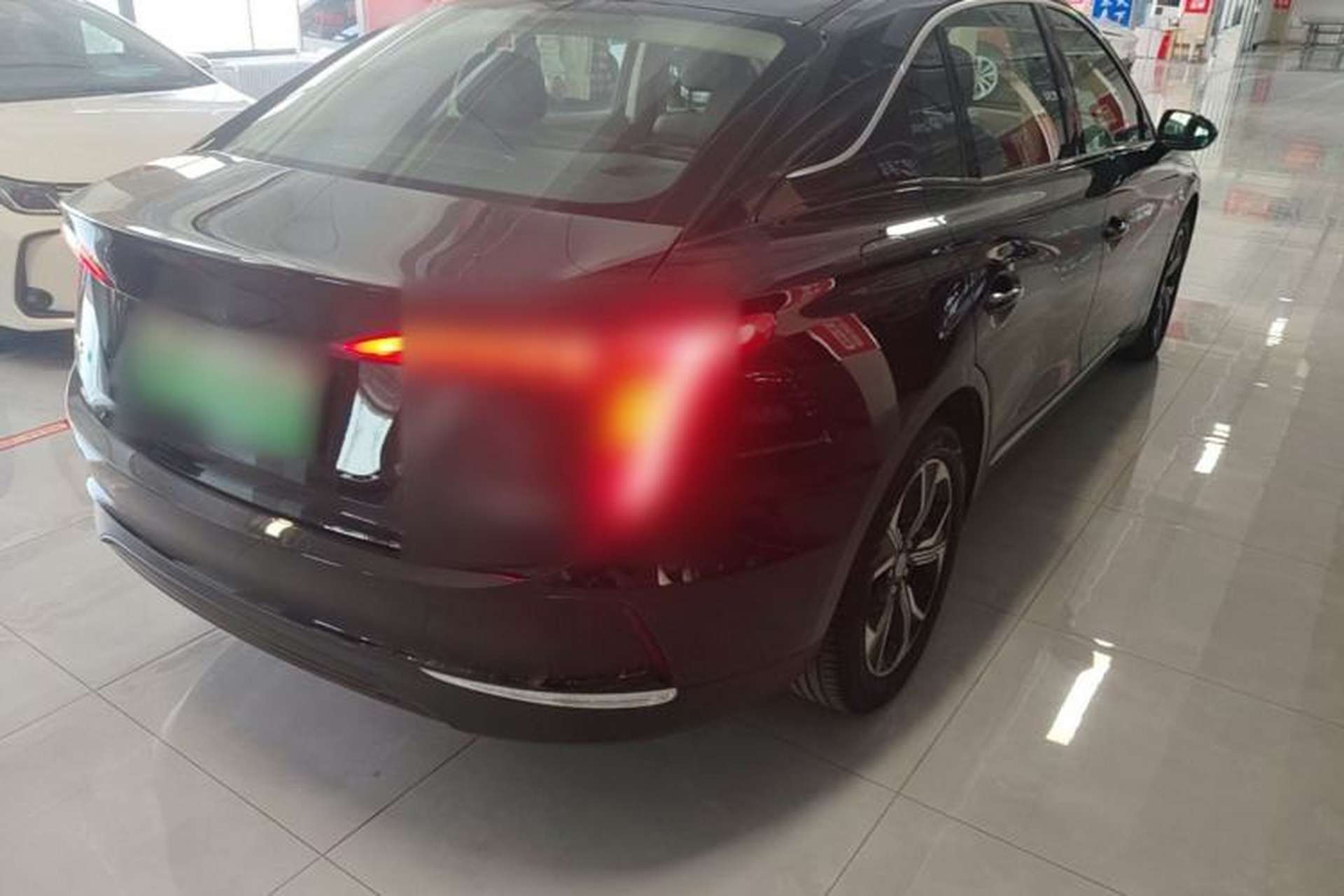 Used Hongqi E-QM5 2023 Revised Version Basic Travel Edition Rear Right 45 Deg