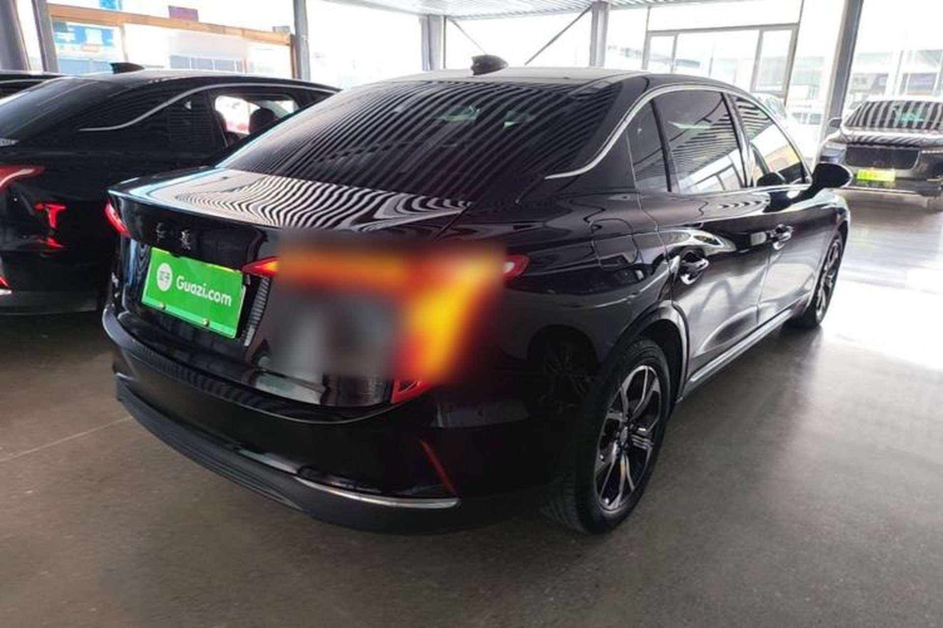 Used Hongqi E-QM5 2023 Revised Version Basic Travel Edition Rear Right 45 Deg