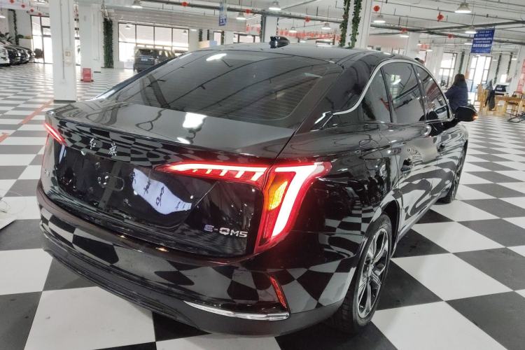 Used Hongqi E-QM5 2023 Revised Version Basic Travel Edition Rear Right 45 Deg