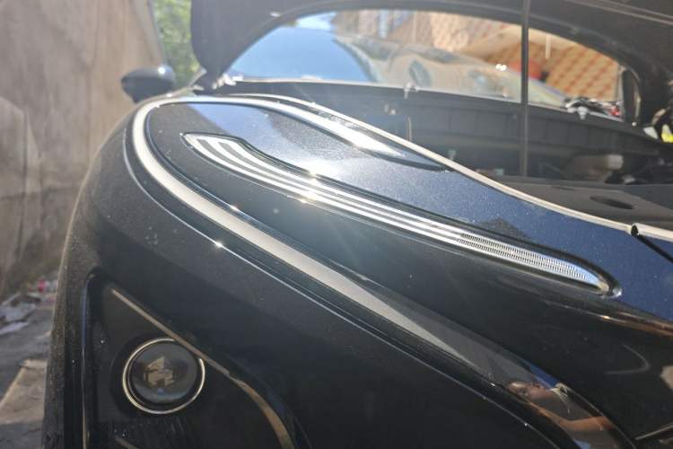 Used Hongqi E-QM5 2023 620km PLUS Right Front Headlight