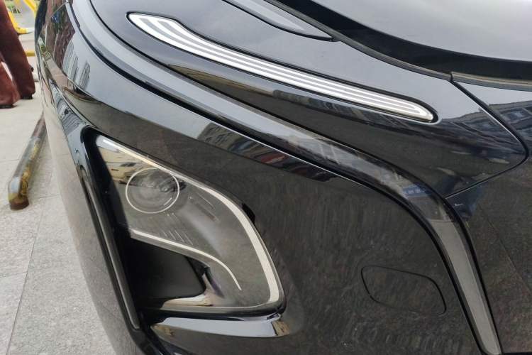 Used Hongqi E-QM5 2023 620km PLUS Right Front Headlight