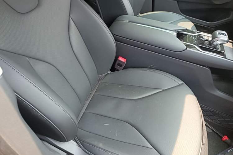 Used Hongqi E-QM5 2023 Base Travel Edition Right Front Seat