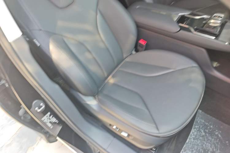Used Hongqi E-QM5 2023 Revised Version Basic Travel Edition Right Front Seat