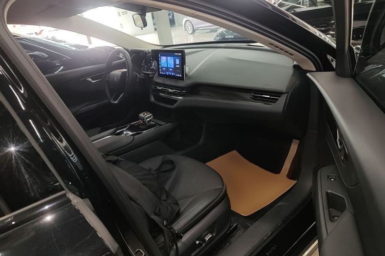 Used Hongqi E-QM5 2023 Revised Version Basic Travel Edition Right Front Seat