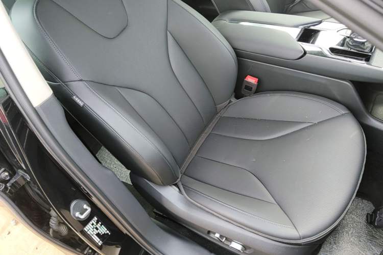 Used Hongqi E-QM5 2023 Revised Version Basic Travel Edition Right Front Seat