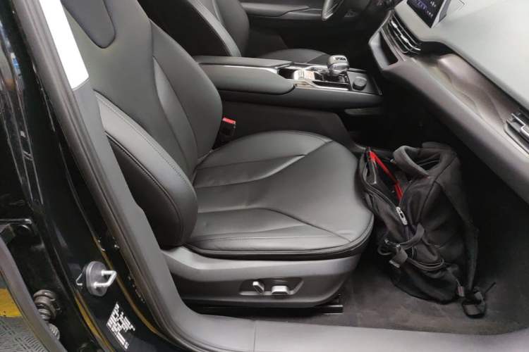 Used Hongqi E-QM5 2023 Revised Version Basic Travel Edition Right Front Seat