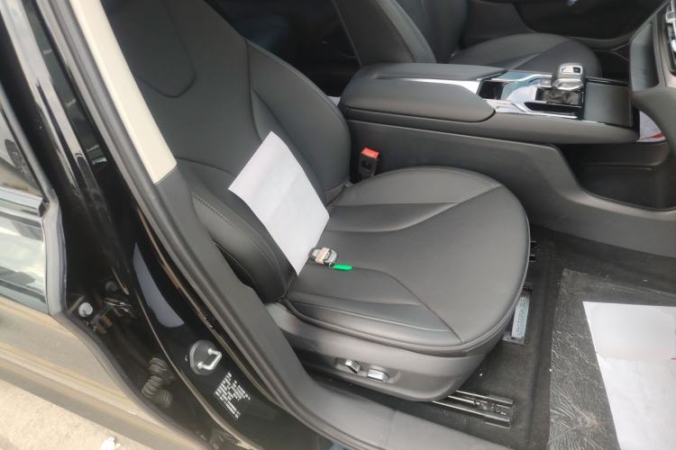 Used Hongqi E-QM5 2023 Revised Version Basic Travel Edition Right Front Seat