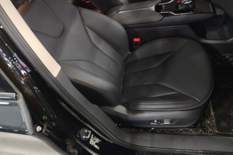 Used Hongqi E-QM5 2023 Revised Version Basic Travel Edition Right Front Seat